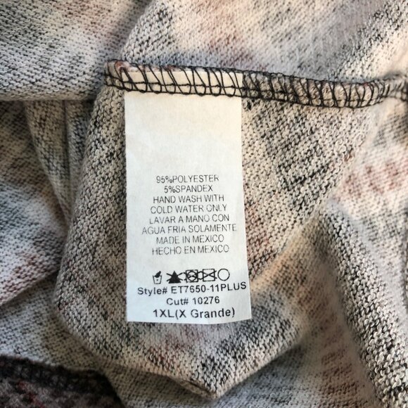 Heimish USA Plaid V Neck Long Sleeve Top Womens Size 1X Exposed Seam Shirt NEW - Picture 6 of 9